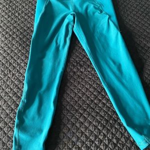Old Navy elevate leggings with built in sculpt.